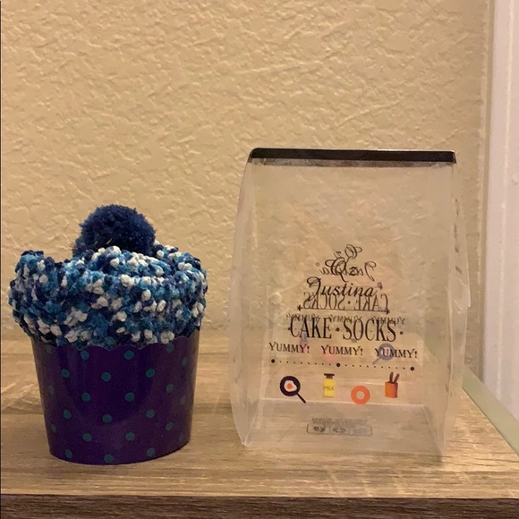 3 for $20 NWT Cozy Navy Cupcake Socks - Picture 6 of 7